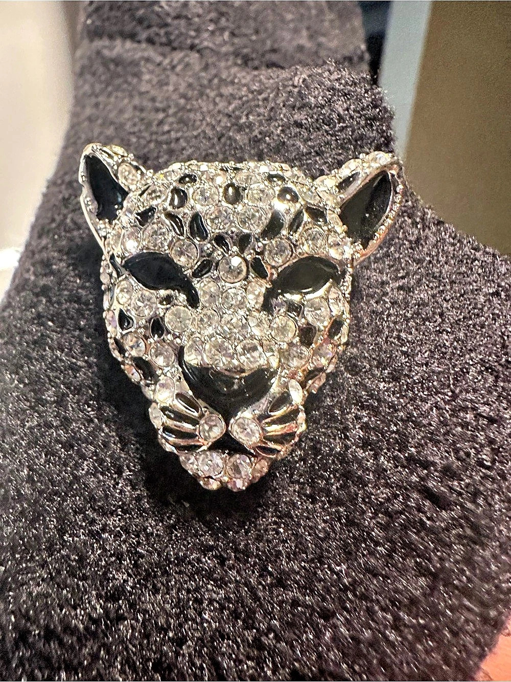 Leopard Head Brooch in Silver & Black